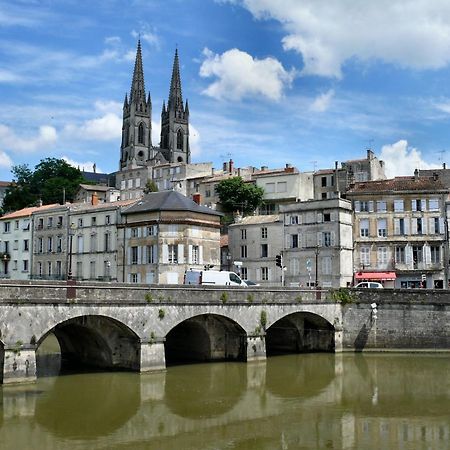 Appartement Lumineux, Wi-Fi Et Parking Prive Niort Exterior photo